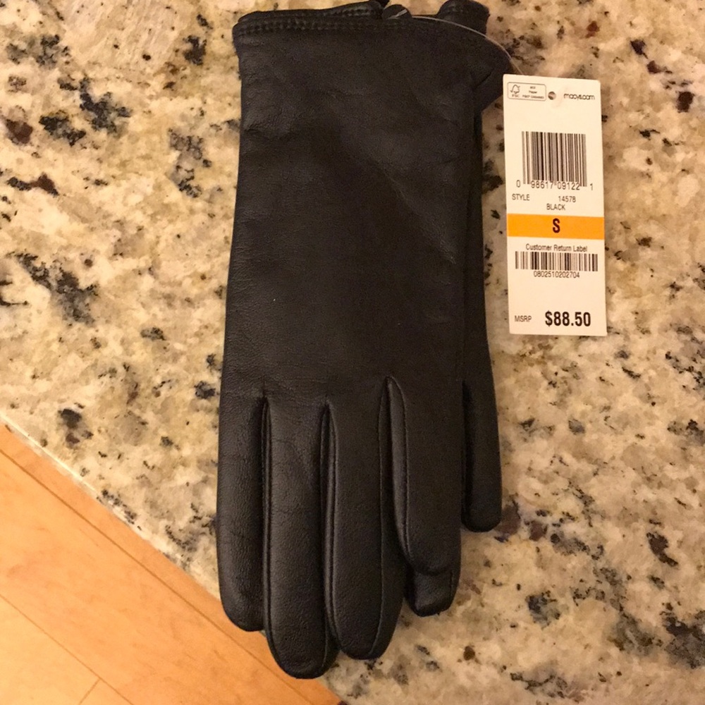 Leather women’s gloves black